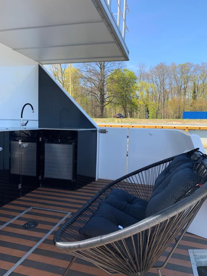 Amber Houseboat Apartamento Świnoujście Exterior foto