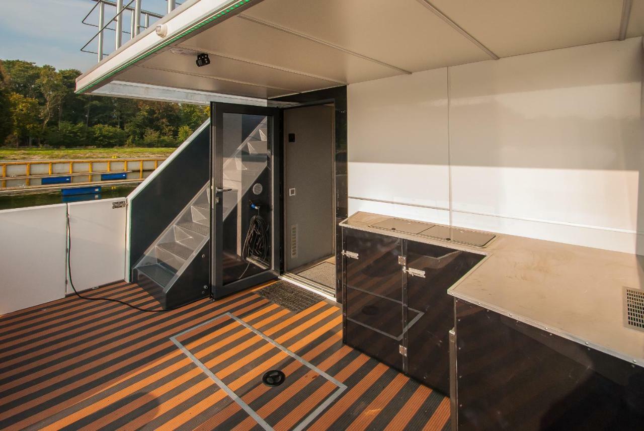 Amber Houseboat Apartamento Świnoujście Exterior foto
