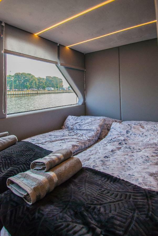 Amber Houseboat Apartamento Świnoujście Exterior foto